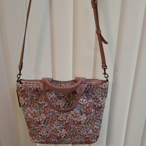 Universal Thread Goods Co, Paxton Tote Handbag Purse Quilted Floral Print - Picture 6 of 11